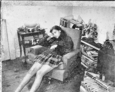 Vicki_InEarlsChair.jpg